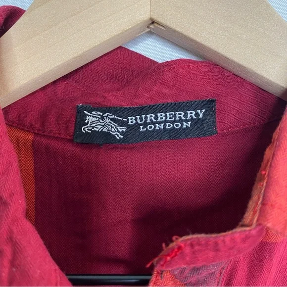 Burberry London Red Henley Plaid Sleeveless Rounded Hem Blouse Small - Picture 2 of 4